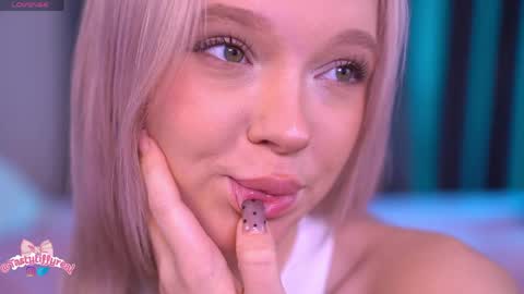 Snapshot of boobybliss chatting on 05-07-26, 08:31 Alina online show from 05-07-26, 08:31