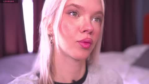 Snapshot of boobybliss chatting on 06-12-26, 08:13 Alina online show from 06-12-26, 08:13