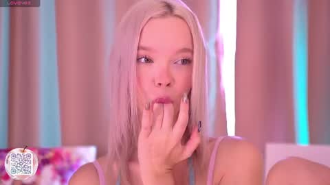 Snapshot of boobybliss chatting on 07-12-26, 08:16 Alina online show from 07-12-26, 08:16