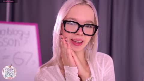 Snapshot of boobybliss chatting on 07-18-26, 08:40 Alina online show from 07-18-26, 08:40
