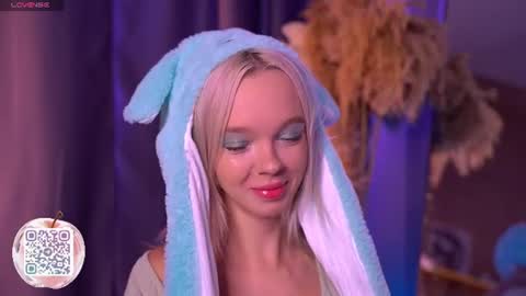 Snapshot of boobybliss chatting on 07-27-26, 08:10 Alina online show from 07-27-26, 08:10