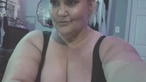 Snapshot of bookish_baddie chatting on 08-06-26, 09:00 Ashlie Haines online show from 08-06-26, 09:00