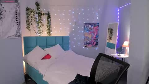 Milena online show from 03-18-26, 02:58