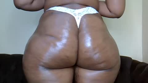 Snapshot of bootieshakess chatting on 01-10-25, 11:29 bootieshakess online show from 01-10-25, 11:29