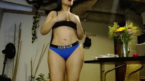 Snapshot of booty_bomb69 chatting on 10-03-25, 09:45 MARIANA online show from 10-03-25, 09:45