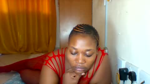 Snapshot of booty_panther chatting on 01-26-25, 06:07 sandrah online show from 01-26-25, 06:07