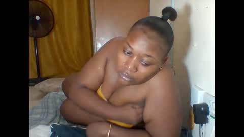 Snapshot of booty_panther chatting on 02-02-25, 07:25 sandrah online show from 02-02-25, 07:25