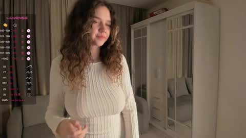 Snapshot of bootyfruttycutie chatting on 10-03-25, 07:22 Ella online show from 10-03-25, 07:22