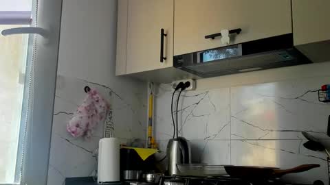 Klaras room online show from 05-04-26, 09:27