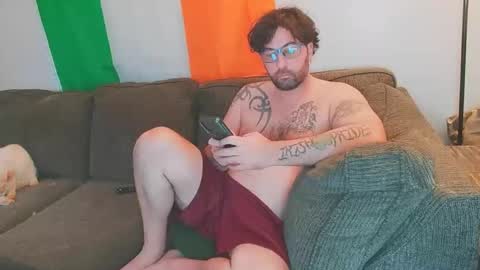 boredandirish21 online show from 11-23-25, 06:19