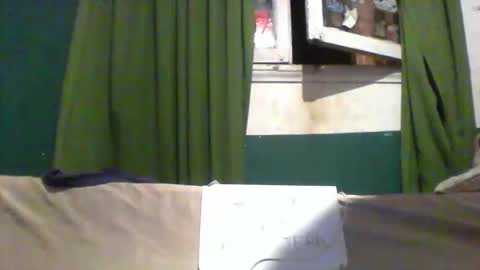 Snapshot of boredatwork4inch chatting on 10-23-25, 12:43 boredatwork4inch online show from 10-23-25, 12:43