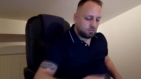 hugo online show from 06-27-26, 03:11