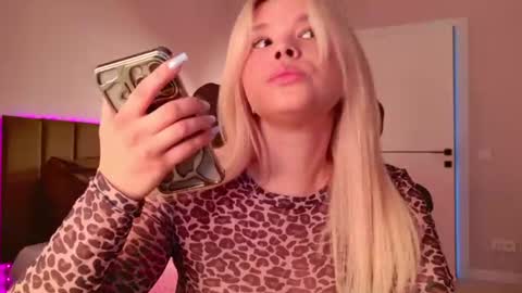 Hallie online show from 07-29-26, 03:04