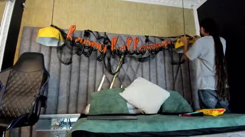 Boss online show from 10-29-25, 03:31