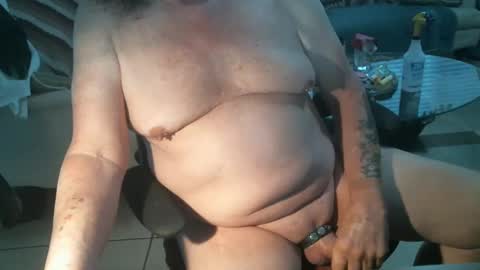 Snapshot of bottomguy33540 chatting on 09-08-25, 07:02 BAM online show from 09-08-25, 07:02