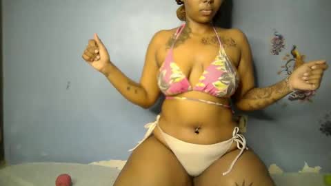 Snapshot of botty_queen chatting on 04-17-26, 11:19 botty_queen online show from 04-17-26, 11:19