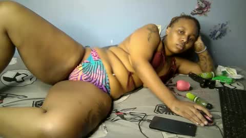 Snapshot of botty_queen chatting on 04-20-26, 06:20 botty_queen online show from 04-20-26, 06:20