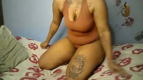 Snapshot of botty_queen chatting on 05-17-26, 10:55 botty_queen online show from 05-17-26, 10:55