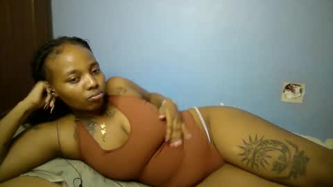 Snapshot of botty_queen chatting on 05-28-26, 08:06 botty_queen online show from 05-28-26, 08:06