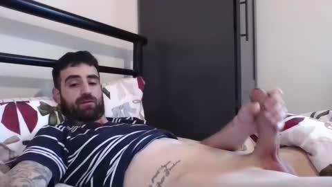 Snapshot of bounceonclouds chatting on 12-17-25, 02:01 bounceonclouds online show from 12-17-25, 02:01