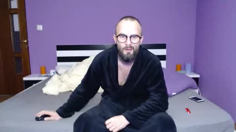 Snapshot of bouth_dream chatting on 10-23-25, 06:39 Angel-Boy online show from 10-23-25, 06:39