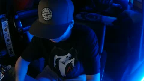 Bowerboi1217 online show from 04-11-26, 05:56