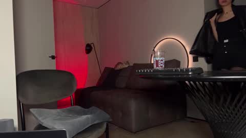 Snapshot of bowtorina chatting on 10-11-25, 09:35 Brat and Confident  Real Femdon Not for everyone  online show from 10-11-25, 09:35