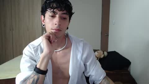 Boy Astro online show from 02-28-25, 01:05