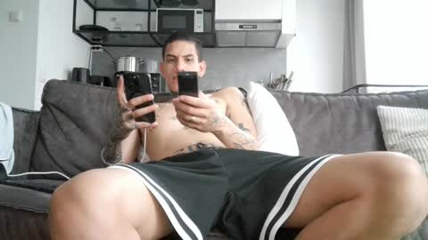 Snapshot of boy_master5 chatting on 06-05-26, 06:52 boy_master5 online show from 06-05-26, 06:52