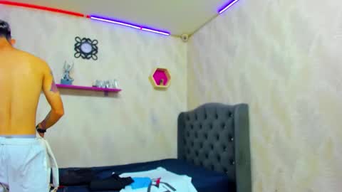 boy_tatto77 online show from 02-19-26, 06:48