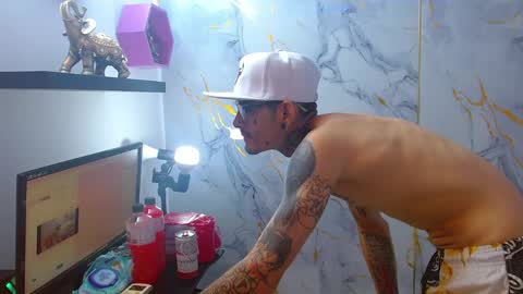 boy_tatto77 online show from 03-25-26, 01:06