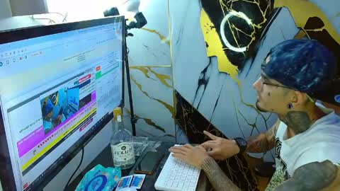 boy_tatto77 online show from 06-03-26, 11:35
