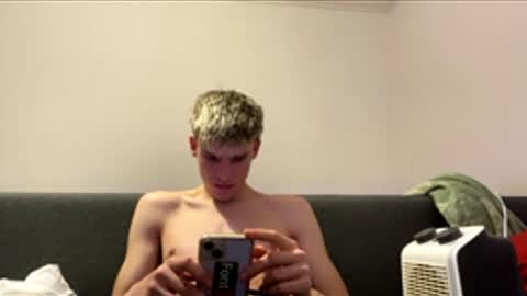 boyblondhetero online show from 01-09-26, 02:03