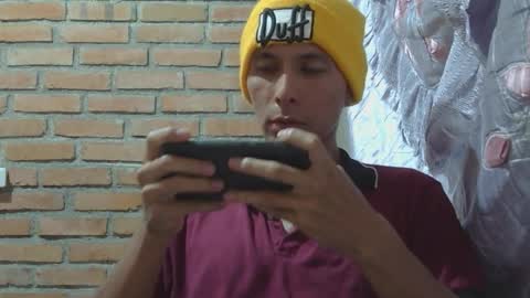 Boy online show from 02-22-26, 12:01