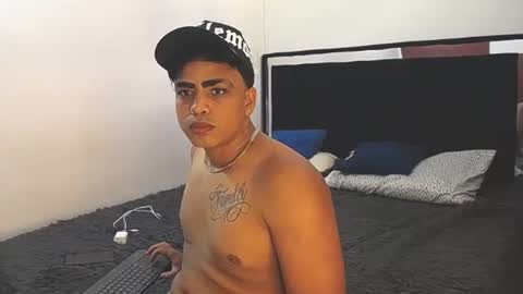 Snapshot of boyonfire__ chatting on 11-14-25, 08:18 SEBASTIAN online show from 11-14-25, 08:18