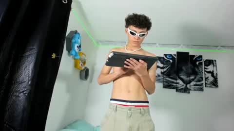 Snapshot of boys4hot_777 chatting on 03-08-25, 03:13 boys4hot_777 online show from 03-08-25, 03:13