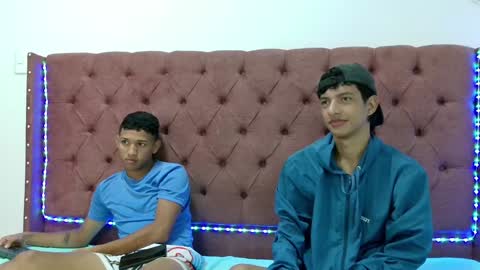 ALEX - TAYLER  -MIKE online show from 02-04-25, 01:38