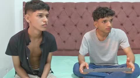 ALEX - TAYLER  -MIKE online show from 02-28-25, 01:25