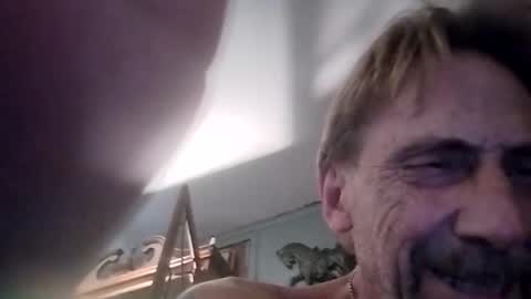 Snapshot of boytowhip chatting on 09-28-25, 10:04 boytowhip online show from 09-28-25, 10:04