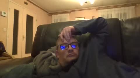 bozo81 online show from 11-20-25, 08:08