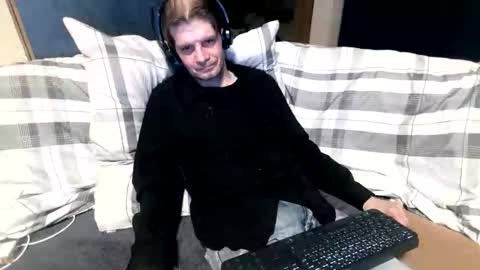 bponie1 online show from 04-26-26, 01:58