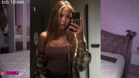 Snapshot of brabuss_ chatting on 01-18-25, 04:15 Lana online show from 01-18-25, 04:15