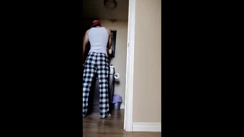 Snapshot of brad_bounce chatting on 03-06-26, 09:33 Brad Ballsy online show from 03-06-26, 09:33