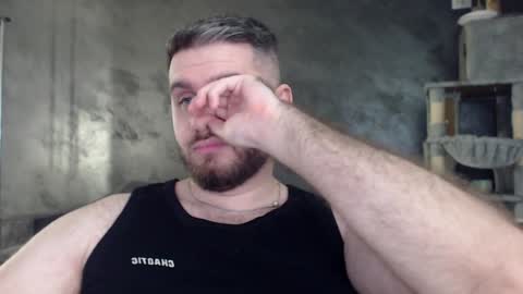 Snapshot of brad_pittfall chatting on 12-31-24, 04:14 ask me online show from 12-31-24, 04:14