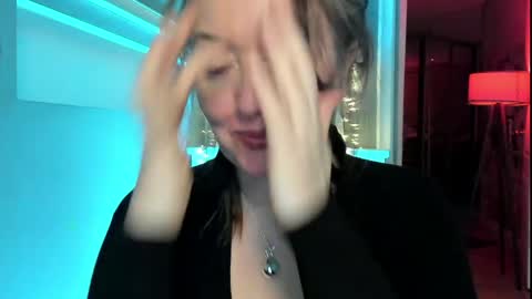 I see you X-twitter its braingirl online show from 05-10-26, 04:12