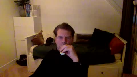 Snapshot of bram1944972145 chatting on 12-24-24, 08:05 Bram online show from 12-24-24, 08:05