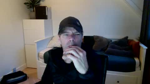 Snapshot of bram1944972145 chatting on 01-24-25, 07:51 Bram online show from 01-24-25, 07:51