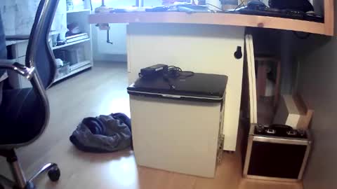 Snapshot of bram27370 chatting on 10-08-25, 08:01 bram27370 online show from 10-08-25, 08:01