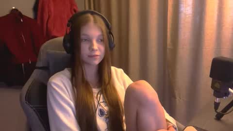 Alice online show from 10-20-25, 01:44