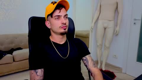 Snapshot of brandontatex chatting on 05-19-26, 04:13 BrandonTateX online show from 05-19-26, 04:13